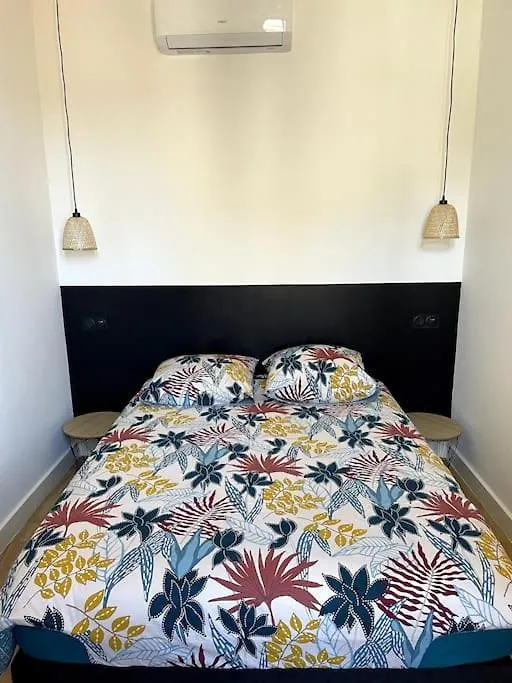 Chez Marlene Appartement Vieil Antibes, Clim, Balcon France