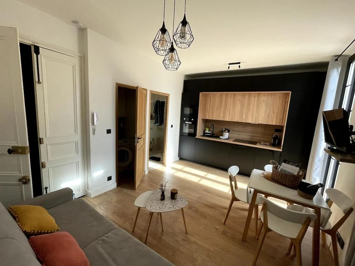 Chez Marlene Appartement Vieil Antibes, Clim, Balcon France